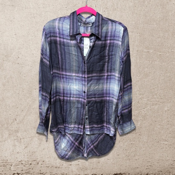 KEREN hart Tops - Keren Heart Hi-low Flannel Shirt NWT